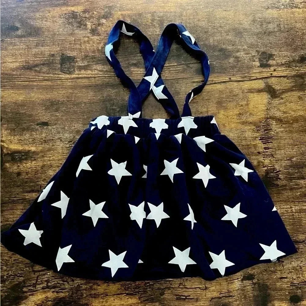 Baby girl star skirt with suspenders. Size:  Int’l: 90, 12-18M US.